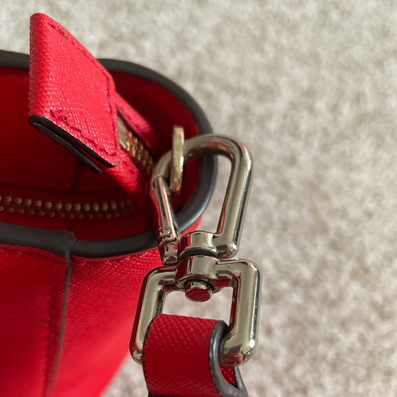 Tory Burch Robinson Mini Square Tote. - Picture 5 of 8